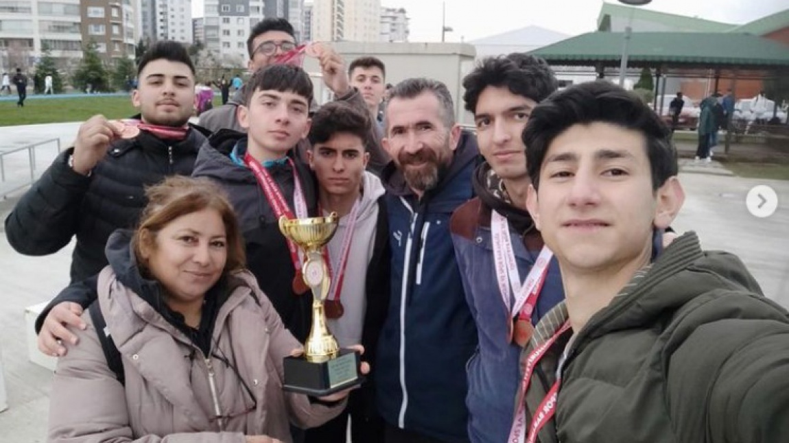 Gazi MTAL atletizm takımımız Ankara 3. sü oldu.