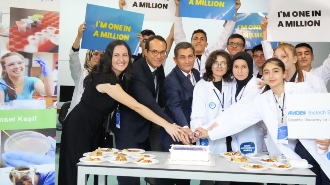 Amgen Biyoteknoloji Uygulamalarının Dünyada 1 Milyon Öğrenciye Ulaşmasını Kutluyoruz!